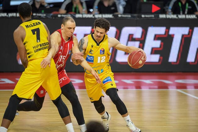 Basketball, BBL, 20210604, FC Bayern München MHP RIESEN Ludwigsburg In the picture Jamel MCLEAN MHP Riesen Ludwigsburg, 7 , Robin AMAIZE FC Bayern München, 15 and Jonah RADEBAUGH MHP Riesen Ludwigsburg, 12 Munich Audi Dome Bayern Germany Copyright: Passion2Press MarkusxFischerx