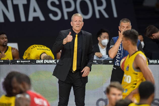 Basketball, BBL, 20210604, FC Bayern München MHP RIESEN Ludwigsburg In the picture Head Coach of the MHP Riesen Ludwigsburg John PATRICK raises thumb Munich Audi Dome Bayern Germany Copyright: Passion2Press MarkusxFischerx