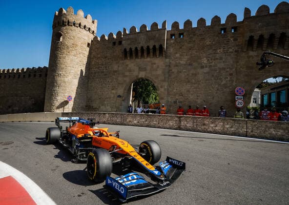 03 RICCIARDO Daniel (aus), McLaren MCL35M, action during the Formula 1 Azerbaijan Grand Prix 2021 from June 04 to 06, 2021 on the Baku City Circuit, in Baku, Azerbaijan - FORMULE 1 : Grand Prix d Azerbaidjan - Bakou - 04 06 2021 DPPI Panoramic  00121011__V2_7035