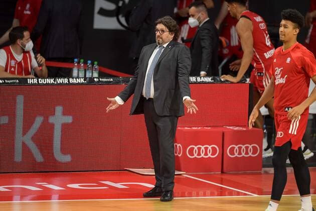 Basketball, BBL, 20210604, FC Bayern München MHP RIESEN Ludwigsburg In the picture Head Coach of FC Bayern München Andrea TRINCHIERI helplessly questioning Munich Audi Dome Bayern Germany Copyright: Passion2Press MarkusxFischerx