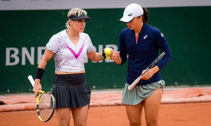 June 4, 2021, PARIS, FRANCE: Iga Swiatek of Poland & Bethanie Mattek-Sands of the United States playing doubles at the 2021 Roland Garros Grand Slam Tournament PARIS FRANCE - ZUMAa181 20210604_zaa_a181_217 Copyright: xRobxPrangex