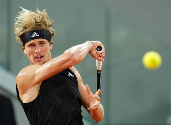 Mandatory Credit: Photo by Javier Garcia BPI Shutterstock (12014081mk) Alexander Zverev in action French Open Tennis, Day Six, Roland Garros, Paris, France - 04 Jun 2021 French Open Tennis, Day Six, Roland Garros, Paris, France - 04 Jun 2021  Copyright: xJavierxGarcia BPI Shutterstockx 12014081mk