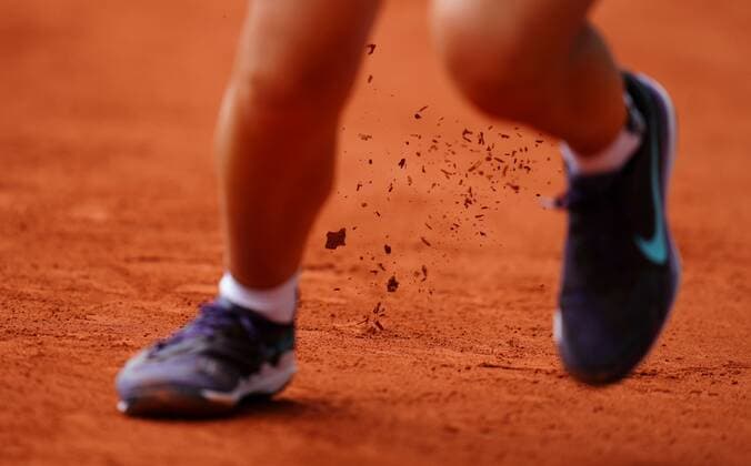 Mandatory Credit: Photo by Javier Garcia BPI Shutterstock (12014081nc) Clay flies up behind Victoria Azarenka French Open Tennis, Day Six, Roland Garros, Paris, France - 04 Jun 2021 French Open Tennis, Day Six, Roland Garros, Paris, France - 04 Jun 2021  Copyright: xJavierxGarcia BPI Shutterstockx 12014081nc