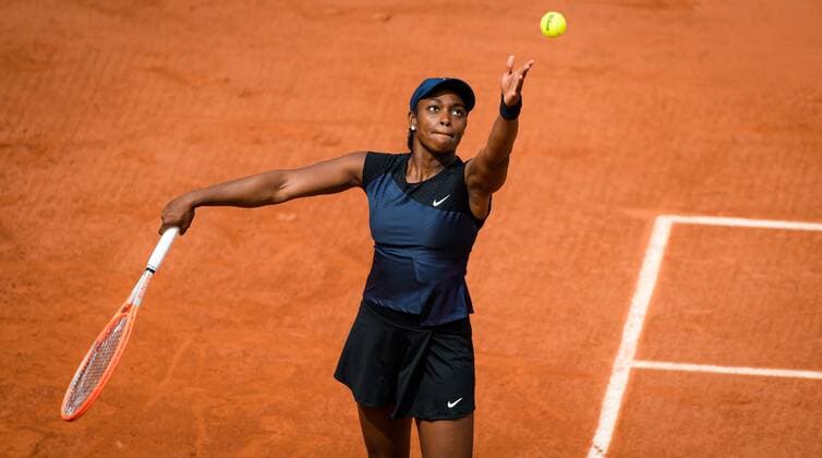 Mandatory Credit: Photo by Rob Prange Shutterstock (12019120a) Sloane Stephens of the United States in action during the third round at the 2021 Roland Garros Grand Slam Tournament French Open Tennis, Day Seven, Roland Garros, Paris, France - 05 Jun 2021 French Open Tennis, Day Seven, Roland Garros, Paris, France - 05 Jun 2021  Copyright: xRobxPrange Shutterstockx 12019120a