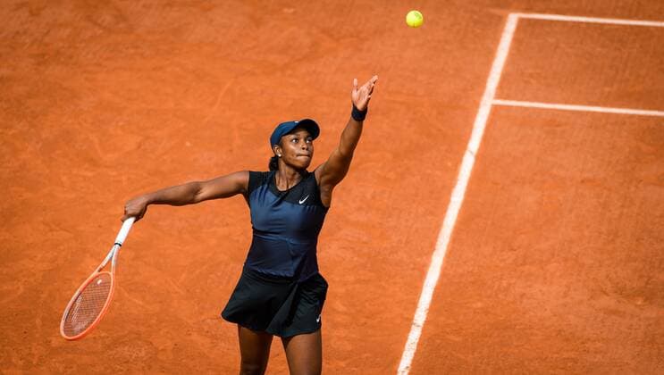 Mandatory Credit: Photo by Rob Prange Shutterstock (12019120c) Sloane Stephens of the United States in action during the third round at the 2021 Roland Garros Grand Slam Tournament French Open Tennis, Day Seven, Roland Garros, Paris, France - 05 Jun 2021 French Open Tennis, Day Seven, Roland Garros, Paris, France - 05 Jun 2021  Copyright: xRobxPrange Shutterstockx 12019120c