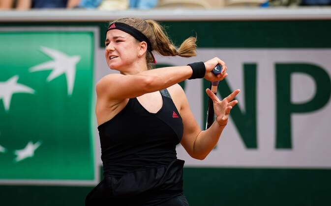 Mandatory Credit: Photo by Rob Prange Shutterstock (12019120u) Karolina Muchova of the Czech Republic in action during the third round at the 2021 Roland Garros Grand Slam Tournament French Open Tennis, Day Seven, Roland Garros, Paris, France - 05 Jun 2021 French Open Tennis, Day Seven, Roland Garros, Paris, France - 05 Jun 2021  Copyright: xRobxPrange Shutterstockx 12019120u