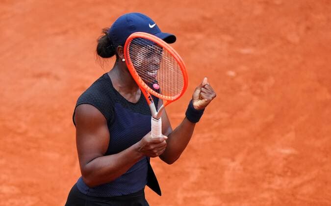Mandatory Credit: Photo by Javier Garcia BPI Shutterstock (12019122c) Sloane Stephens celebrates her victory French Open Tennis, Day Seven, Roland Garros, Paris, France - 05 Jun 2021 French Open Tennis, Day Seven, Roland Garros, Paris, France - 05 Jun 2021  Copyright: xJavierxGarcia BPI Shutterstockx 12019122c