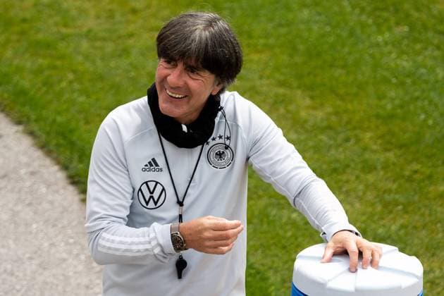 Jogi Loew in a good mood GER, the German national team at the training camp in Seefeld Tirol, Oesterreich, 05 06 2021, European Championship 2021, the DFB team DFL REGULATIONS PROHIBIT ANY USE OF PHOTOGRAPHS AS IMAGE SEQUENCES AND OR QUASI VIDEO NATIONAL AND INTERNATIONAL NEWS AGENCIES OUT EDITORIAL USE ONLY GER, the German national team at the training camp in Seefeld Tirol, Oesterreich, 05 06 2021 Seefeld Copyright: xEibner-Pressefoto RogerxBuerkex EP_EER