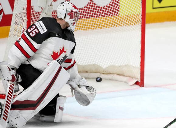 RIGA, LATVIA - JUNE 5, 2021: Goalie Darcy Kuemper of Canada concedes a goal in a 2021 IIHF World Championship, WM, Weltmeisterschaft semifinal match against the USA at Arena Riga. Natalia Fedosenko TASS  TS103BE9