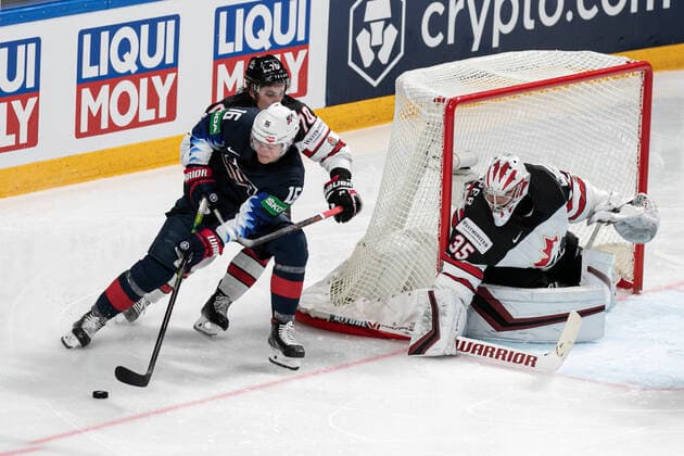 Eishockey, WM, Halbfinale, USA - Kanada June 5, 2021, Riga, Latvia: Riga, Latvia, Arena Riga, June 05, 2021, Kuemper (CAN)..Donato (USA) during World Championship, WM, Weltmeisterschaft 2021 - Semi Finals - USA vs Canada - Ice hockey, Eishockey Ice Hockey - World Championship 2021 - Semi Finals - USA vs Canada, riga, Latvia - ZUMAl164 20210605_zsa_l164_083 Copyright: xAndreaxRex