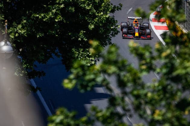 11 PEREZ Sergio (mex), Red Bull Racing Honda RB16B, action during the Formula 1 Azerbaijan Grand Prix 2021 from June 04 to 06, 2021 on the Baku City Circuit, in Baku, Azerbaijan - FORMULE 1 : Grand Prix d Azerbaidjan - Bakou - 05 06 2021 DPPI PANORAMIC  00121011__V2_8104