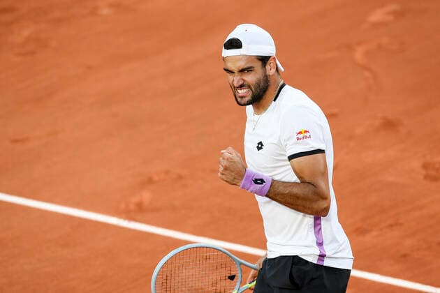TENNIS - French Open 2021 PARIS,FRANCE,05.June.21 - TENNIS - ATP, Tennis Herren World Tour, French Open, Roland Garros, Grand Slam. Image shows the rejoicing of Matteo Berrettini (ITA).  GEPAxpictures xPatrickxSteiner