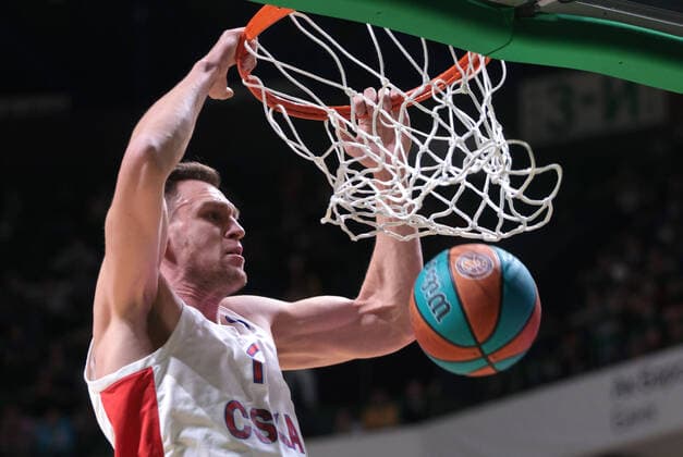 KAZAN, RUSSIA - JUNE 5, 2021: CSKA Moscow s Johannes Voigtmann scores in Game 1 of the 2021 2022 VTB United League final series between UNICS Kazan and CSKA Moscow at Basket Hall. CSKA Moscow won 85-77. Vladimir Krainov TASS  TS103DEE