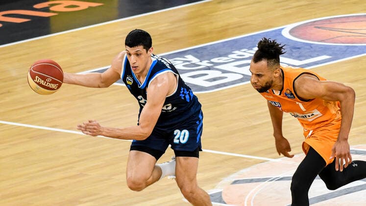 GER, BBL, Play offs, ratiopharm ulm vs Alba Berlin 05 06 2021, ratiopharm arena, Neu Ulm, GER, BBL, Play offs, ratiopharm ulm vs Alba Berlin, in picture Demitrius Conger Ulm, 1 tries Simone Fontecchio Berlin, 20 to follow nordphotoxGmbHx xHafner nph00200