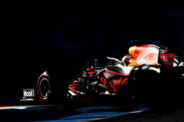 33 VERSTAPPEN Max (nld), Red Bull Racing Honda RB16B, action during the Formula 1 Azerbaijan Grand Prix 2021 from June 04 to 06, 2021 on the Baku City Circuit, in Baku, Azerbaijan - FORMULE 1 : Grand Prix d Azerbaidjan - Bakou - 05 06 2021 DPPI PANORAMIC  00121011__V2_8753