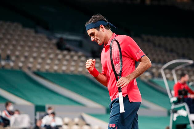 TENNIS - French Open 2021 PARIS,FRANCE,05.June.21 - TENNIS - ATP, Tennis Herren World Tour, French Open, Roland Garros, Grand Slam. Image shows the rejoicing of Roger Federer (SUI).  GEPAxpictures xPatrickxSteiner
