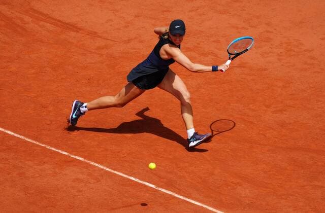 Mandatory Credit: Photo by Javier Garcia BPI Shutterstock (12019127b) Victoria Azarenka in fourth round action French Open Tennis, Day Eight, Roland Garros, Paris, France - 06 Jun 2021 French Open Tennis, Day Eight, Roland Garros, Paris, France - 06 Jun 2021  Copyright: xJavierxGarcia BPI Shutterstockx 12019127b