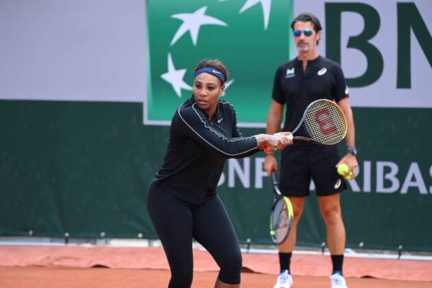 Tennis : Roland Garros 2021 - France - Serena Williams entrainement avec Patrick Mouratoglou - Usa Tennis : Roland Garros 2021 - France - 06 06 2021 chryslenecaillaud Panoramic 