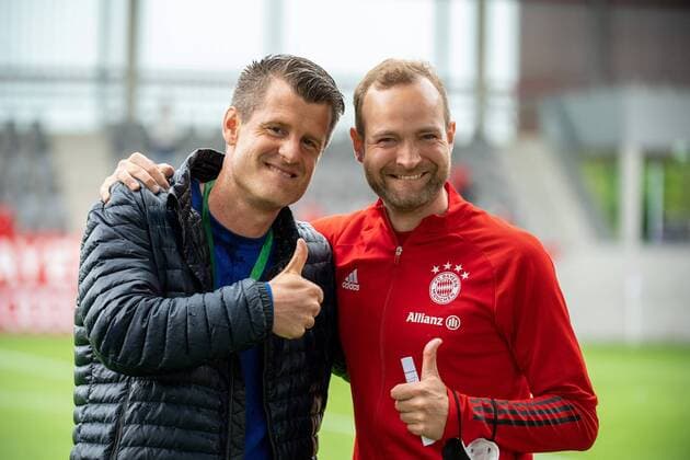 Head coach Jens Scheuer FC Bayern Frauen with press spokesman Josef Thaurer FC Bayern Frauen , FC Bayern Frauen vs Eintracht Frankfurt, Bundesliga Frauen, 06 06 2021 DFB regulations prohibit any use of photographs as image sequences and or quasi video Muenchen Bayern Germany Copyright: xkolbert-press UlrichxGamelx