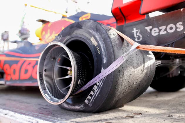 Car of 33 Max Verstappen NED, Red Bull Racing after crash, F1 Grand Prix of Azerbaijan at Baku City Circuit on June 6, 2021 in Baku, Azerbaijan Photo by HOCH ZWEI Baku Azerbaijan