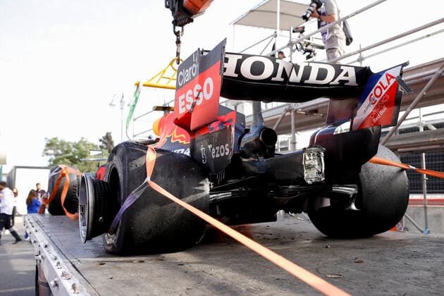 Car of 33 Max Verstappen NED, Red Bull Racing after crash, F1 Grand Prix of Azerbaijan at Baku City Circuit on June 6, 2021 in Baku, Azerbaijan Photo by HOCH ZWEI Baku Azerbaijan