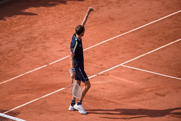 Attitude - Joie de Daniil MEDVEDEV ( Russie ) TENNIS : Roland Garros 2021 - Internationaux de France - 06 06 2021 FedericoPestellini Panoramic 