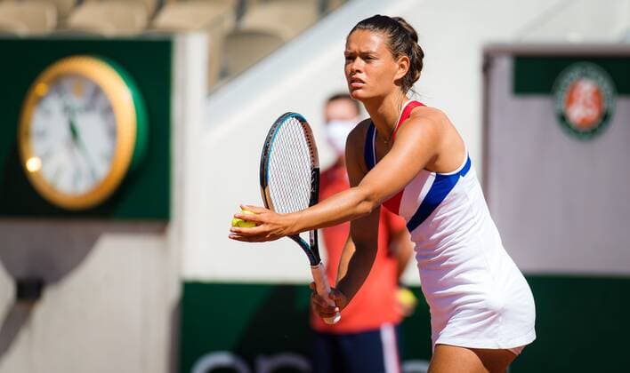 Mandatory Credit: Photo by Rob Prange Shutterstock (12019123dg) Chloe Paquet of France in action during the third round of doubles at the 2021 Roland Garros Grand Slam Tournament French Open Tennis, Day Eight, Roland Garros, Paris, France - 06 Jun 2021 French Open Tennis, Day Eight, Roland Garros, Paris, France - 06 Jun 2021  Copyright: xRobxPrange Shutterstockx 12019123dg