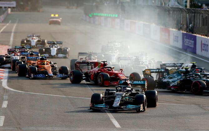 Re start, 44 Lewis Hamilton GBR, Mercedes AMG Petronas F1 Team , F1 Grand Prix of Azerbaijan at Baku City Circuit on June 6, 2021 in Baku, Azerbaijan Photo by HOCH ZWEI Baku Azerbaijan