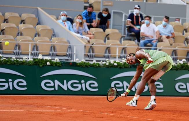 Mandatory Credit: Photo by Javier Garcia BPI Shutterstock (12019127be) Serena Williams reacts as she is beaten by the speed of her opponent s return French Open Tennis, Day Eight, Roland Garros, Paris, France - 06 Jun 2021 French Open Tennis, Day Eight, Roland Garros, Paris, France - 06 Jun 2021  Copyright: xJavierxGarcia BPI Shutterstockx 12019127be