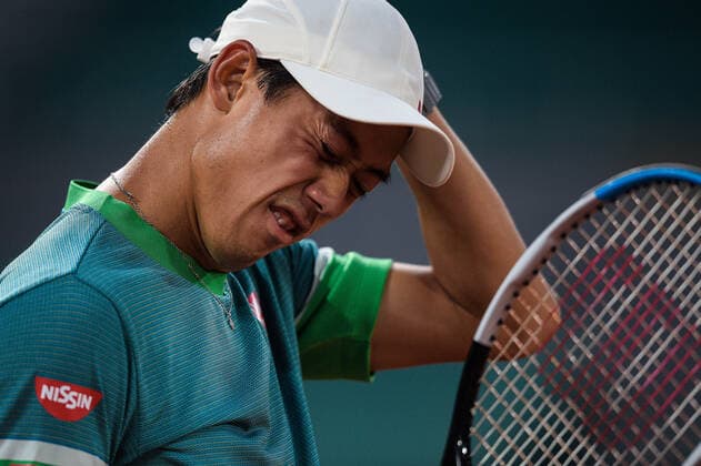 Attitude - Deception de Kei Nishikori ( Japon ) TENNIS : Roland Garros 2021 - Internationaux de France - 06 06 2021 FedericoPestellini Panoramic 