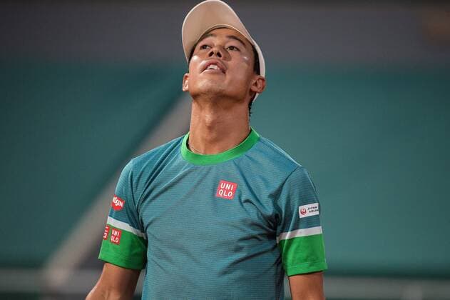 Attitude de Kei Nishikori ( Japon ) TENNIS : Roland Garros 2021 - Internationaux de France - 06 06 2021 FedericoPestellini Panoramic 