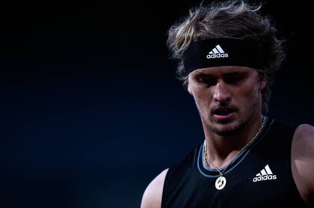 Attitude de Alexander Zverev ( Allemagne ) - TENNIS : Roland Garros 2021 - Internationaux de France - 06 06 2021 FedericoPestellini Panoramic 