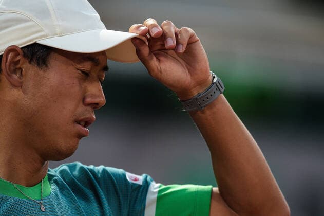 Attitude - Deception de Kei Nishikori ( Japon ) TENNIS : Roland Garros 2021 - Internationaux de France - 06 06 2021 FedericoPestellini Panoramic 