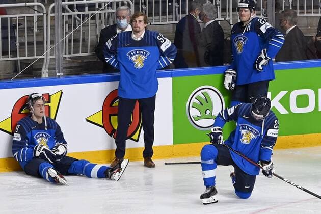 Eishockey, WM, Finale, Kanada ist Weltmeister Disappointed players of Finland after 2-3 defeat at the 2021 IIHF Ice hockey, Eishockey World Championships final Finland vs Canada in Riga, Latvia on Sunday, June 6, 2021. Riika, Riga Latvia LKFTJK20210606225724FNHZ  Copyright: xJussixNukarix