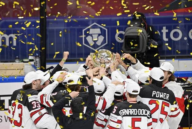 Eishockey, WM, Finale, Kanada ist Weltmeister Team Canada celebrating after winnin Finland 3-2 at the 2021 IIHF Ice hockey, Eishockey World Championships final Finland vs Canada in Riga, Latvia on Sunday, June 6, 2021. Riika, Riga Latvia LKFTJK20210606231002VMIQ  Copyright: xJussixNukarix