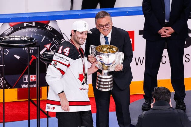 06 06 2021, Riga, Arena Riga, Final Finland Canada 2021 IIHF Ice Hockey World Championship , Canada is world champion 2021 14 Adam Henrique Canada receives the trophy from IIHF president Rene Fasel Riga Riga Latvia  Copyright: xJustPictures.ch JarixPestelaccix
