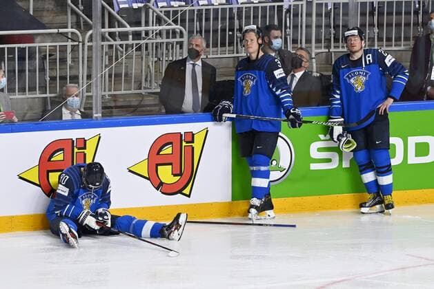 From left, disappointed Finnish players Saku Mäenalanen, Olli Määttä and Petri Kontiola after the 2-3 defeat at the 2021 IIHF Ice hockey, Eishockey World Championships final Finland vs Canada in Riga, Latvia on Sunday, June 6, 2021. Riika, Riga Latvia LKFTJK20210606225209HRTK  Copyright: xJussixNukarix