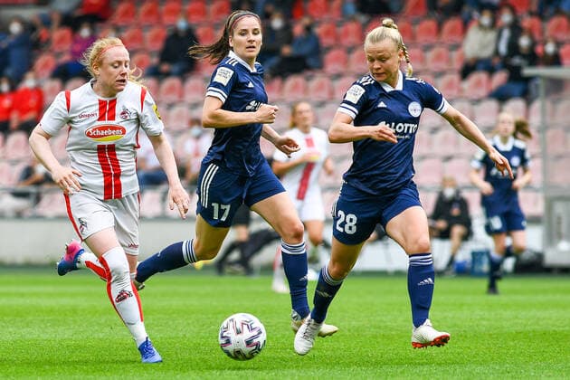 v li Amber Barett Köln, 22 , Magdalena Schumacher SG 99 Andernach, 17 , Alina Wagner SG 99 Andernach, 28 , Zweikampf, Duell, duel, tackle, tackling, Dynamik, Action, Aktion, 06 06 2021, Köln Deutschland , Fussball, 2 Frauen Bundesliga Süd, 1 FC Köln SG 99 Andernach, DFB DFL REGULATIONS PROHIBIT ANY USE OF PHOTOGRAPHS AS IMAGE SEQUENCES AND OR QUASI VIDEO xmhx