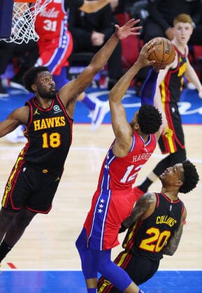 June 6, 2021, Philadelphia, PA, USA: Atlanta Hawks forward Solomon Hill goes up to block a shot by Philadelphia 76ers forward Tobias Harris with John Collins helping defend in a NBA, Basketball Herren, USA second round Eastern Conference playoff basketball game on Sunday, Jun 6, 2021, in Philadelphia. Philadelphia USA - ZUMAm67_ 0120587786st Copyright: xCurtisxComptonx