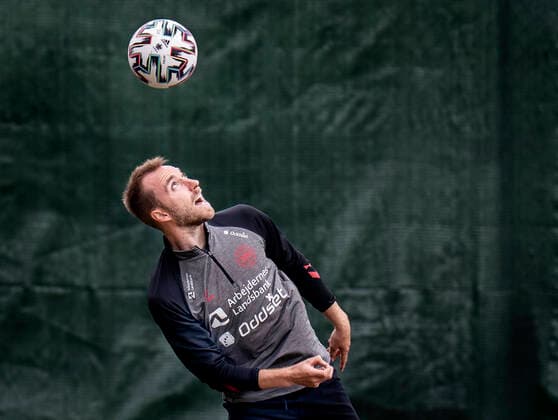 Football, EURO 2021, Schock bei Denmark - Finland, Christian Eriksen had to be resuscitated - Archive Images