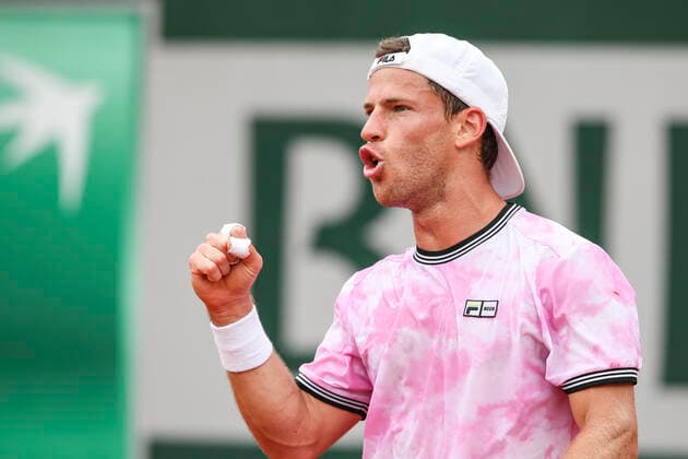 TENNIS - French Open 2021 PARIS,FRANCE,07.June.21 - TENNIS - ATP, Tennis Herren World Tour, French Open, Roland Garros, Grand Slam. Image shows the rejoicing of Diego Schwartzman (ARG).  GEPAxpictures xPatrickxSteiner