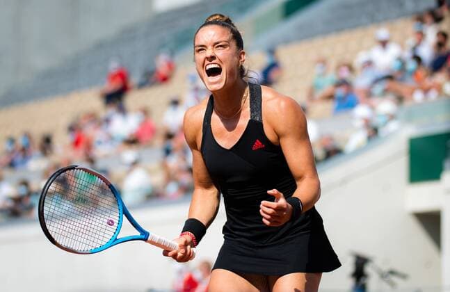 Sport Bilder des Tages Mandatory Credit: Photo by Rob Prange Shutterstock (12019128aq) Maria Sakkari of Greece reacts to winning the fourth round match at the 2021 Roland Garros Grand Slam Tournament French Open Tennis, Day Nine, Roland Garros, Paris, France - 07 Jun 2021 French Open Tennis, Day Nine, Roland Garros, Paris, France - 07 Jun 2021  Copyright: xRobxPrange Shutterstockx 12019128aq