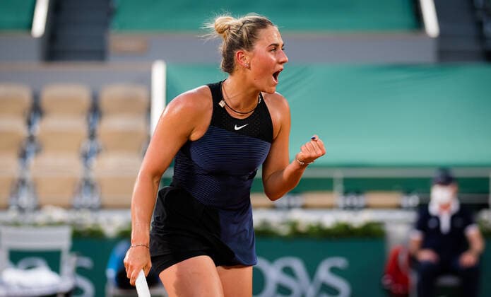 June 7, 2021, PARIS, FRANCE: Marta Kostyuk of Ukraine in action during the fourth round of the 2021 Roland Garros Grand Slam Tournament against Iga Swiatek of Poland PARIS FRANCE - ZUMAa181 20210607_zaa_a181_118 Copyright: xRobxPrangex