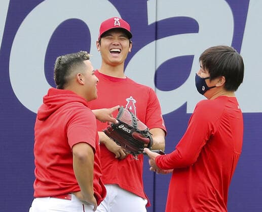 Baseball: Angels Ohtani Shohei Ohtani (C) of the Los Angeles Angels smiles before a game against the Kansas City Royals at Angel Stadium in Anaheim, California, on June 7, 2021. 