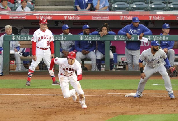 Baseball: Royals vs. Angels Shohei Ohtani (C) of the Los Angeles Angels takes off to steal second base in the second inning of a game against the Kansas City Royals on June 7, 2021, at Angel Stadium in Anaheim, California. 