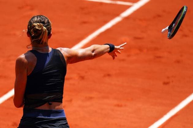 Mandatory Credit: Photo by Javier Garcia BPI Shutterstock (12042203ed) Paula Badosa throws her racquet during her quarter final match French Open Tennis, Day Ten, Roland Garros, Paris, France - 08 Jun 2021 French Open Tennis, Day Ten, Roland Garros, Paris, France - 08 Jun 2021  Copyright: xJavierxGarcia BPI Shutterstockx 12042203ed