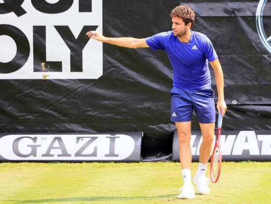 08 06 2021, ATP Tour Mercedes Cup Stuttgart, Weissenhofff, tennis, sports, pictured Gilles Simon FRA complains about court condition