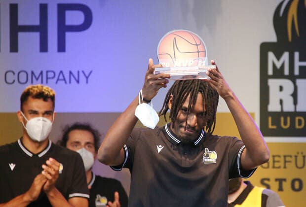 BAU 08 06 2021, Germany, Ludwigsburg, Basketball Bundesliga, GIANTS party at Kornwestheim drive-in, Jaleen Smith 2021 MVP