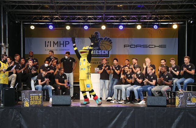 Basketball, BBL, MHP Riesen Ludwigsburg Party at the drive-in cinema Kornwestheim