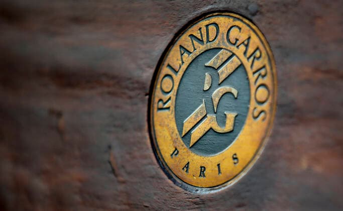TENNIS - French Open 2021 PARIS,FRANCE,08.June.21 - TENNIS - ATP, Tennis Herren World Tour, French Open, Roland Garros, Grand Slam. Image shows a feature with the Roland Garros logo.  GEPAxpictures xPatrickxSteiner